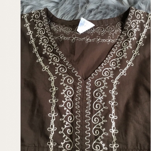 IT FIGURES BROWN EMBROIDERED DRESS - Picture 5 of 7